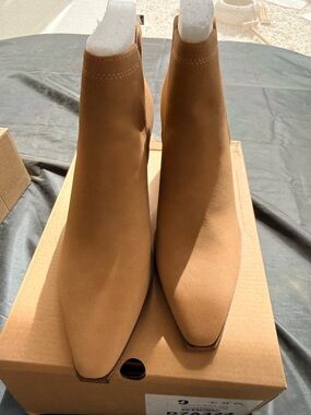 Women's Tan Chelsea Ankle Boots - Sleek Pointed Toe